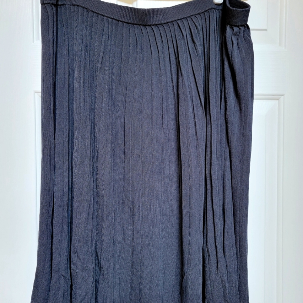 T Tahari, Black, Knit, Pleated, pull on Skirt, 3X NWT